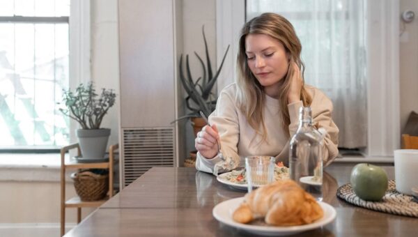 The 2026 Guide to Mindful Meals: Savoring Nutrition for Enhanced Wellness
