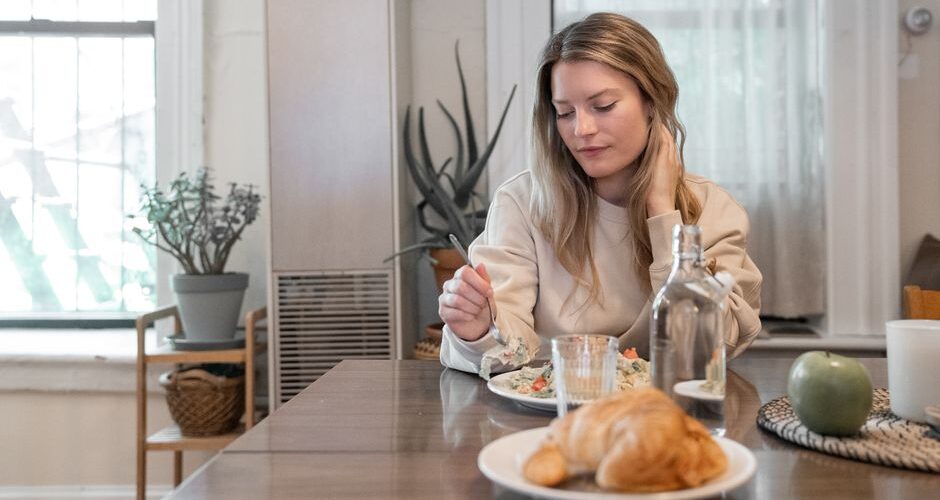 The 2026 Guide to Mindful Meals: Savoring Nutrition for Enhanced Wellness